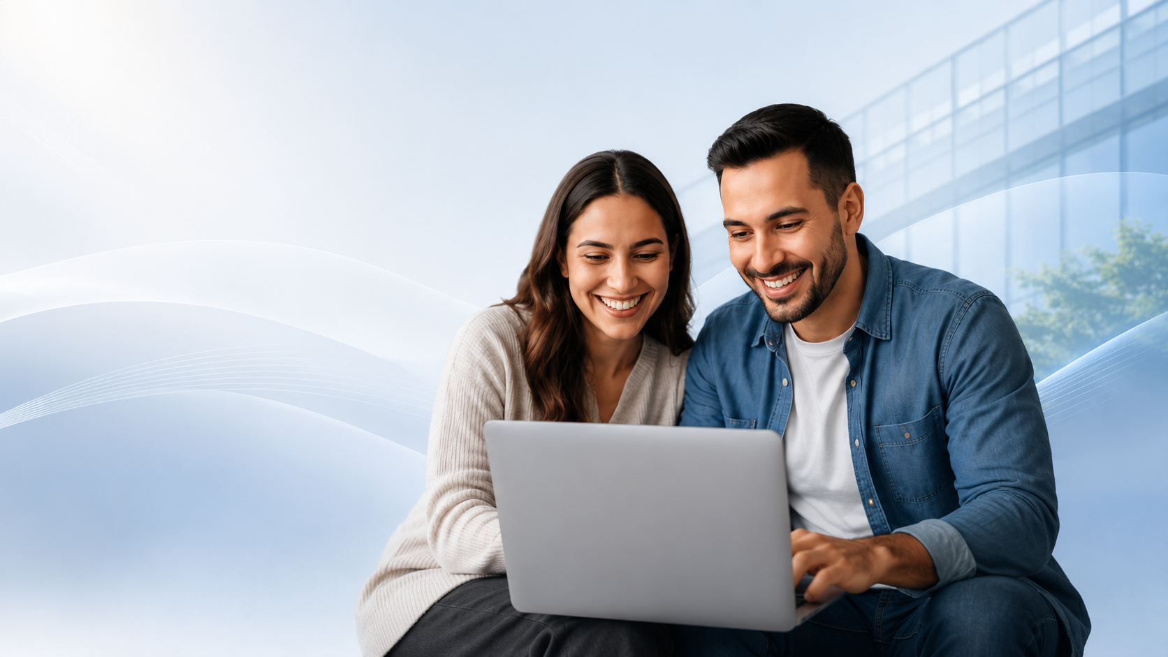 Familia solicitando crédito en línea con Asficréditos Colombia